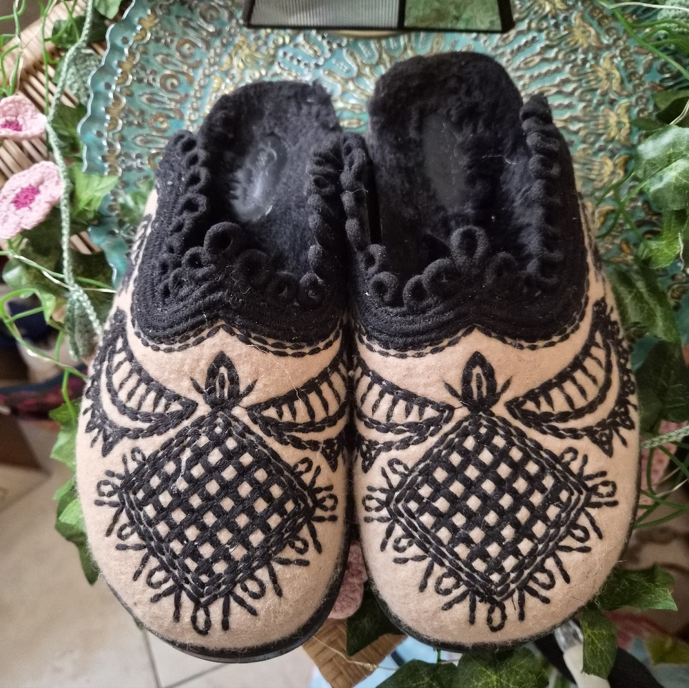 Free People, Waldon Footbed, Mules, Lightly Worn, In Great Condition♡
